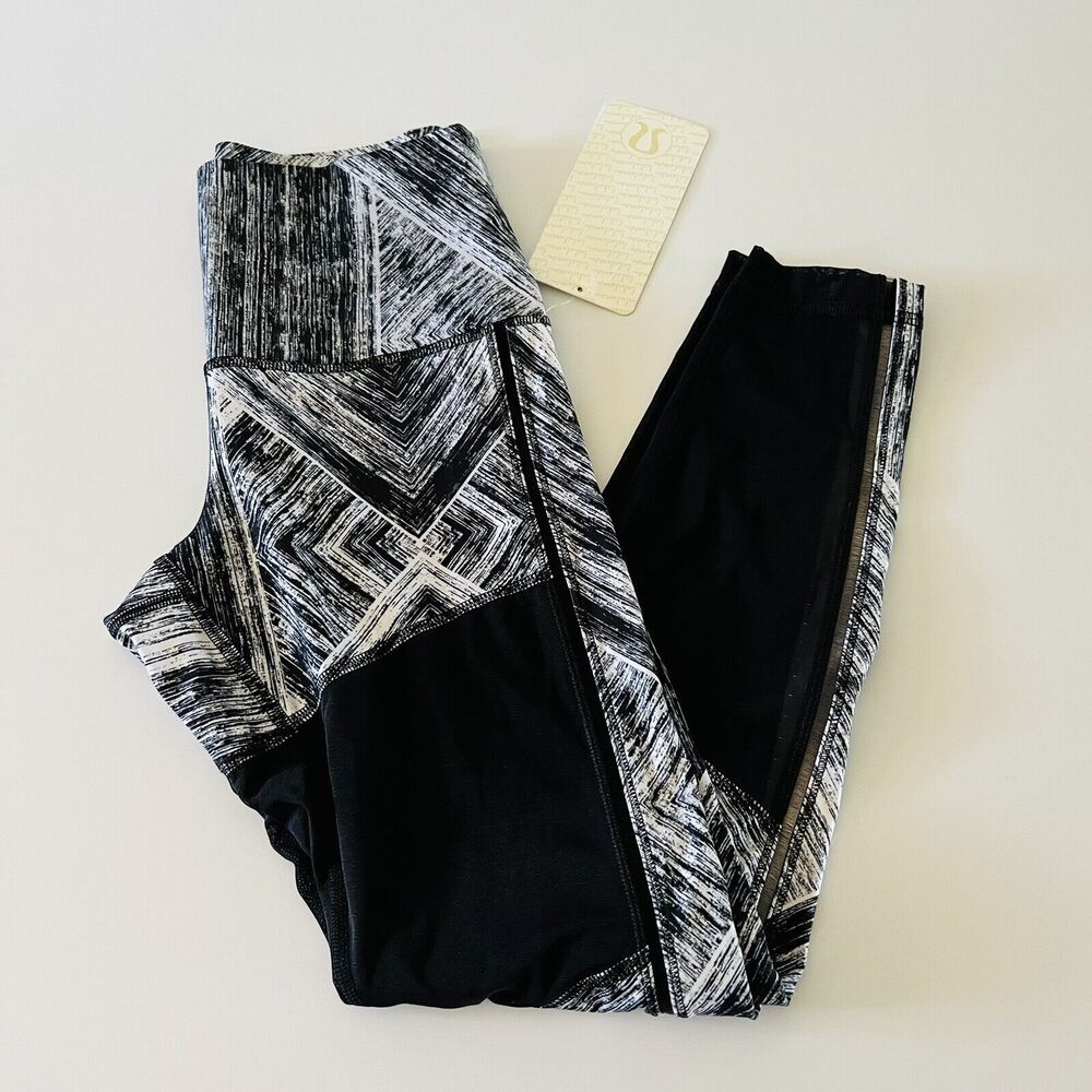 LULULEMON ATHLETICA Heat Wave White Black Hot To Street Pant Leggings - US 6